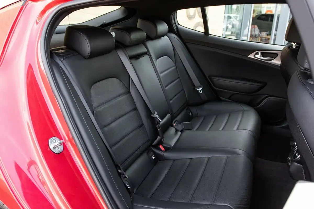 2018-kia-stinger-22-crdi-gt-line-big-34