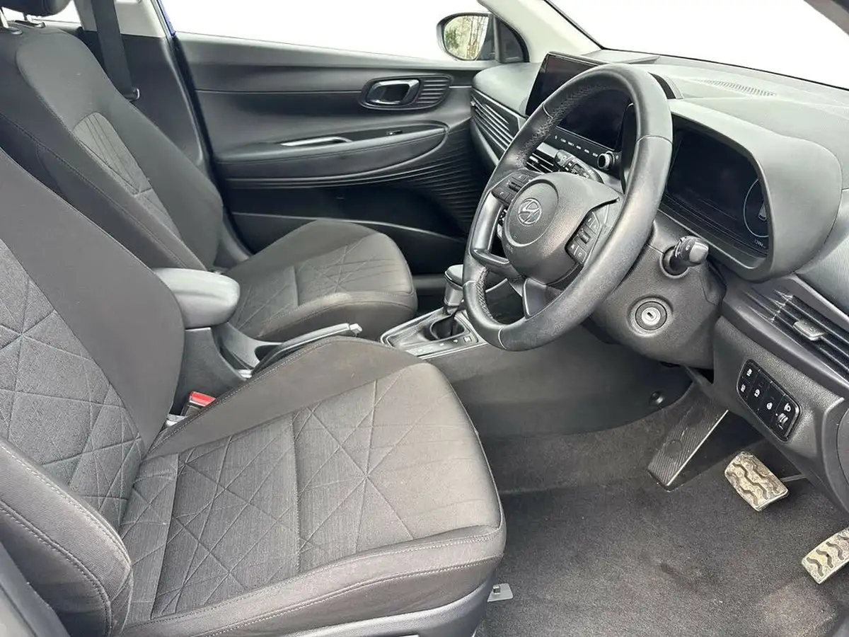 2022-hyundai-bayon-10-t-gdi-premium-100ps-dct-big-8