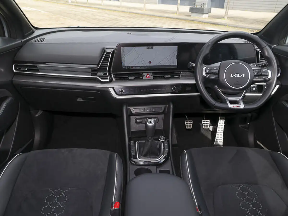 2024-kia-sportage-16-t-gdi-gt-line-157bhp-48v-big-2