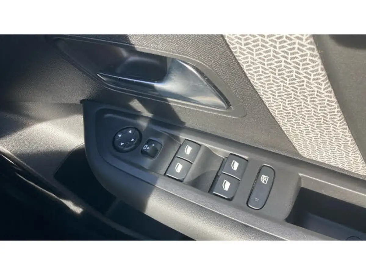 2021-citroen-c4-12-puretech-shine-130ps-big-20