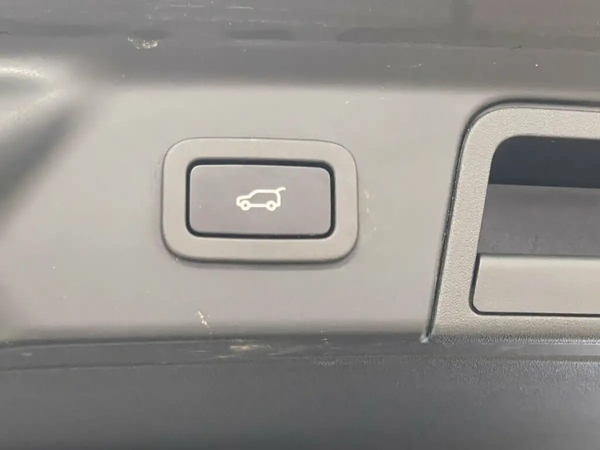 2021-land-rover-range-rover-velar-20-d200-r-dynamic-hse-big-14