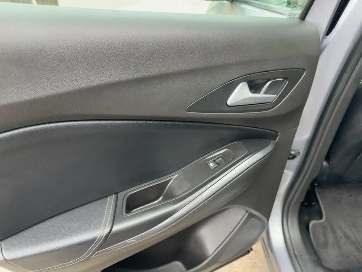 2020-vauxhall-grandland-x-12-elite-nav-big-36