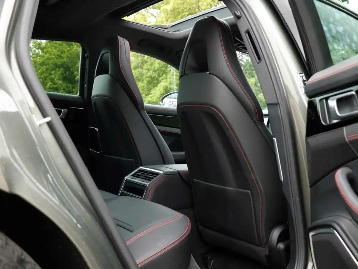 2023-porsche-panamera-30-4-e-hybrid-hatchback-big-26