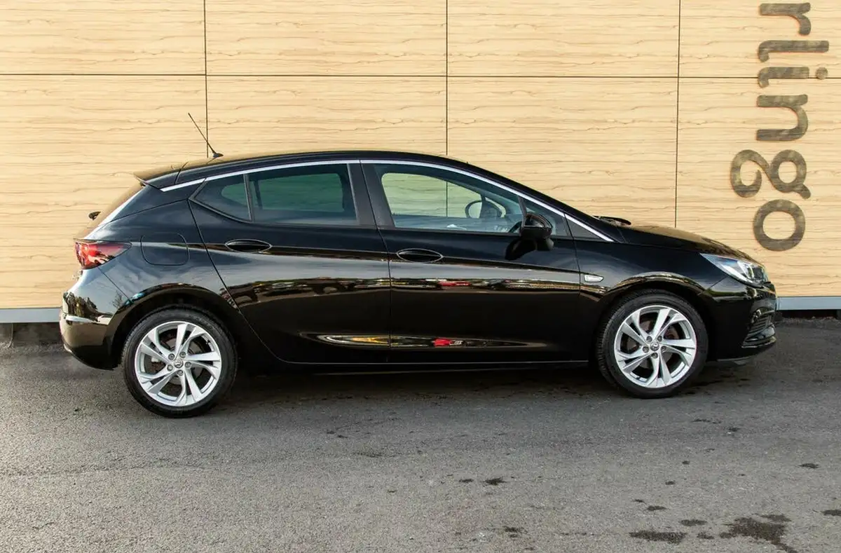 2017-vauxhall-astra-10i-turbo-design-ssecotec-hatchback-big-11