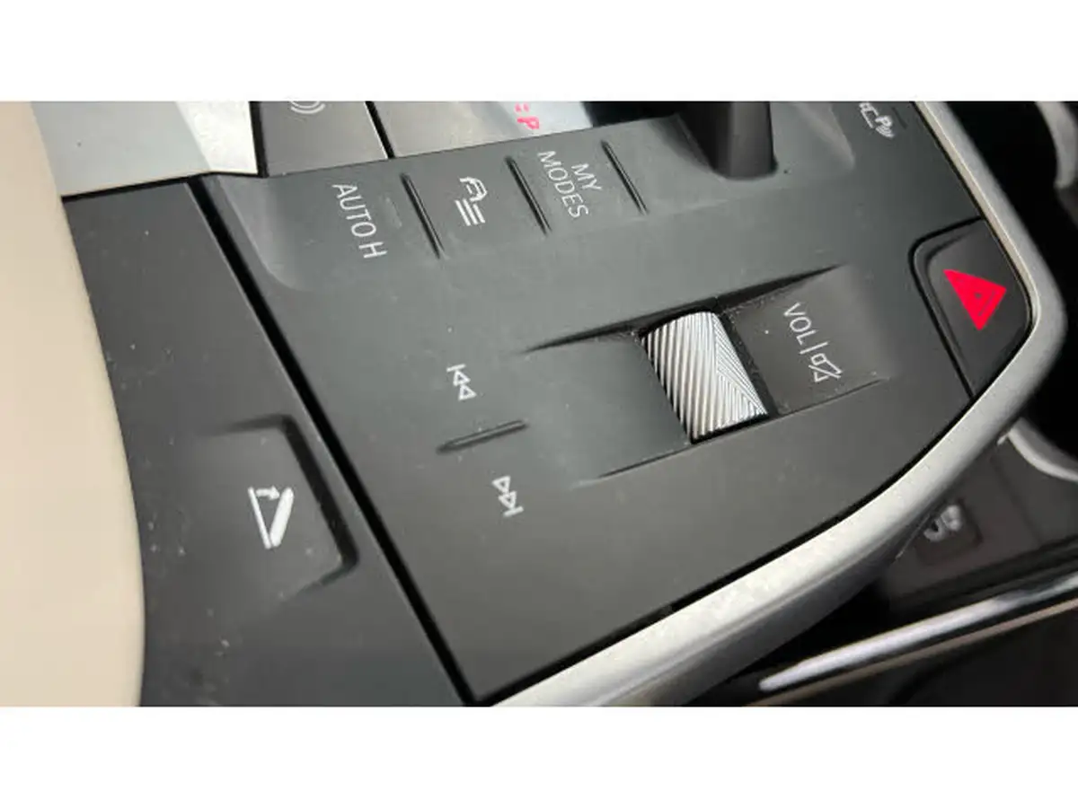 2024-bmw-x1-15-xdrive25e-xline-big-18