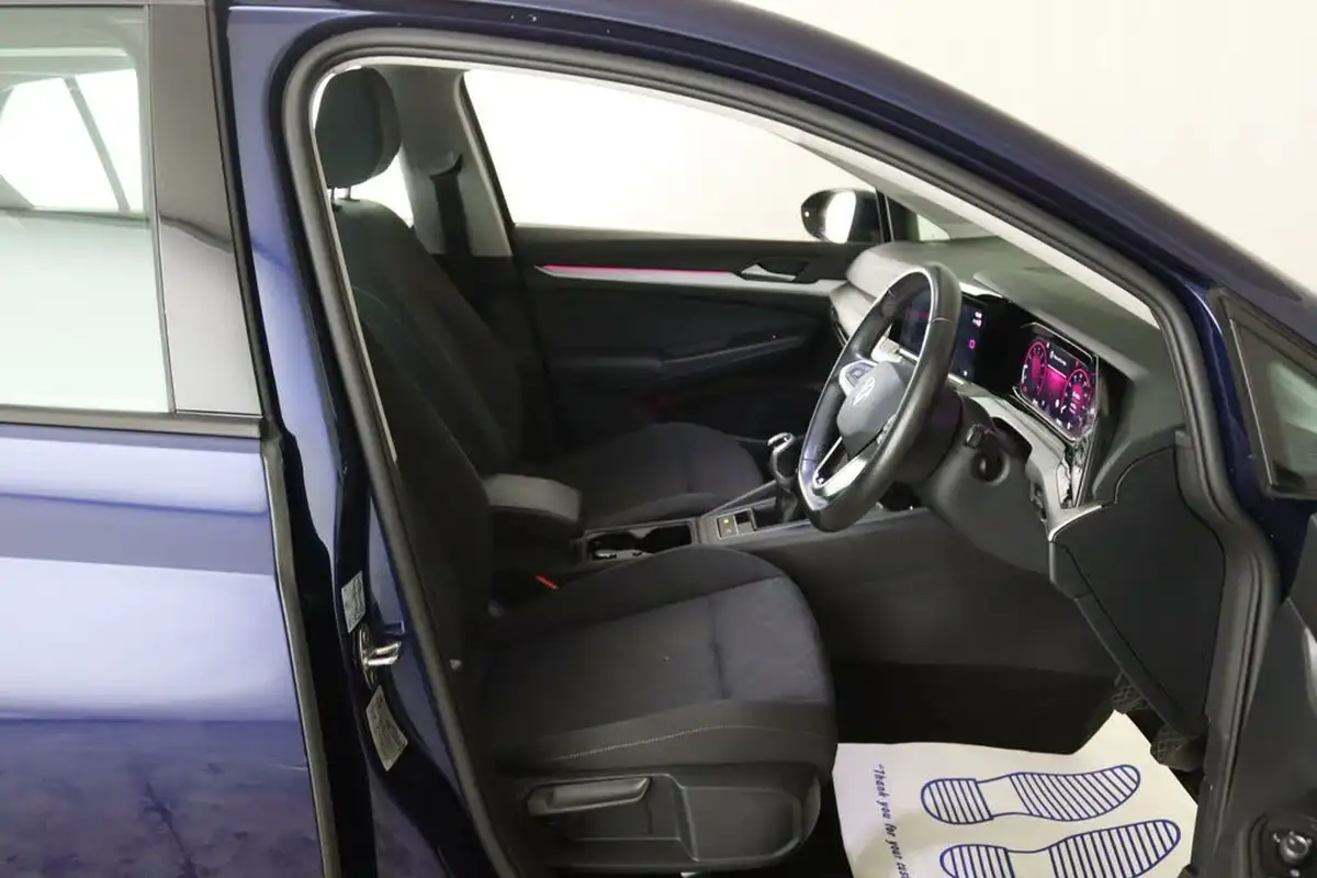 2023-volkswagen-golf-15-tsi-life-130ps-hatchback-big-16