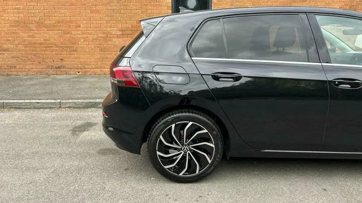 2023-volkswagen-golf-15-tsi-style-edition-150ps-big-15