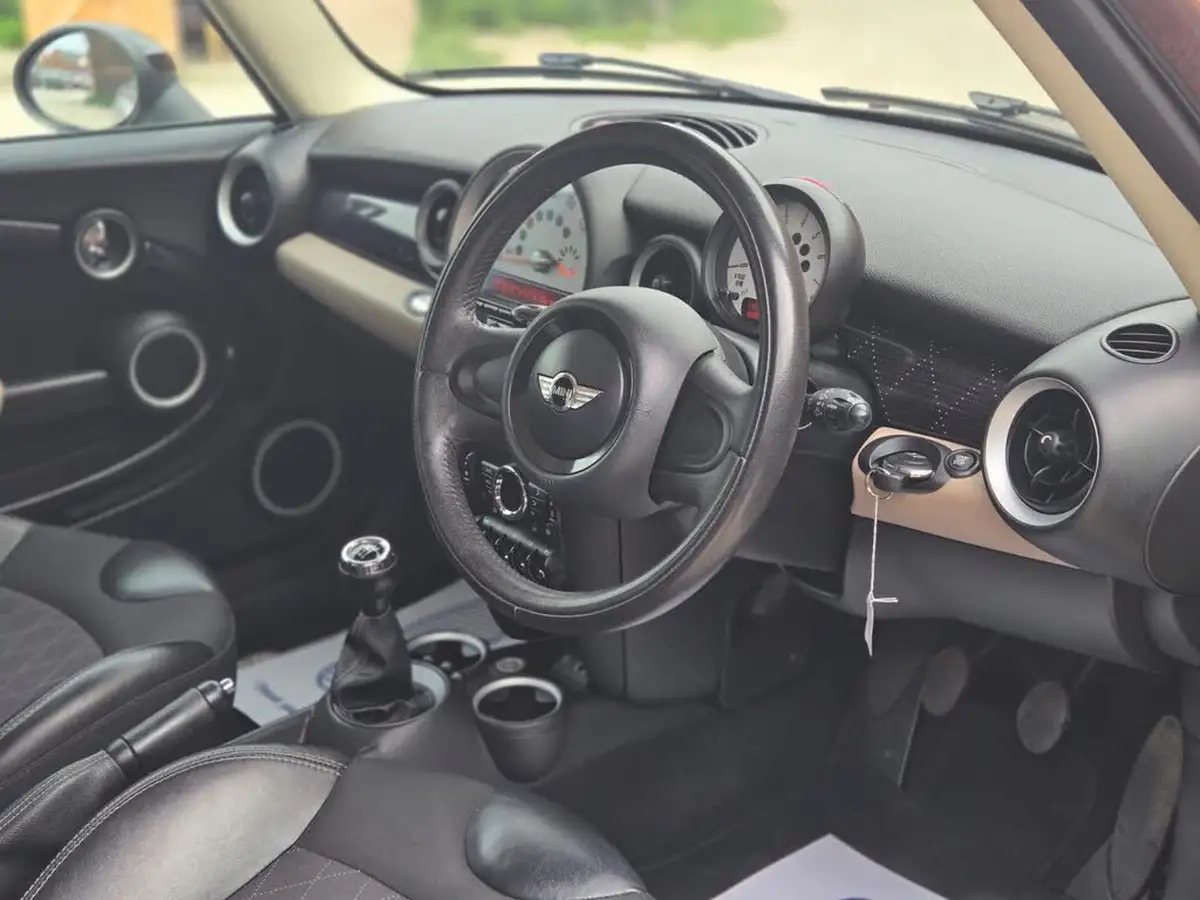 2013-mini-cooper-16td-cooper-d-baker-street-big-12