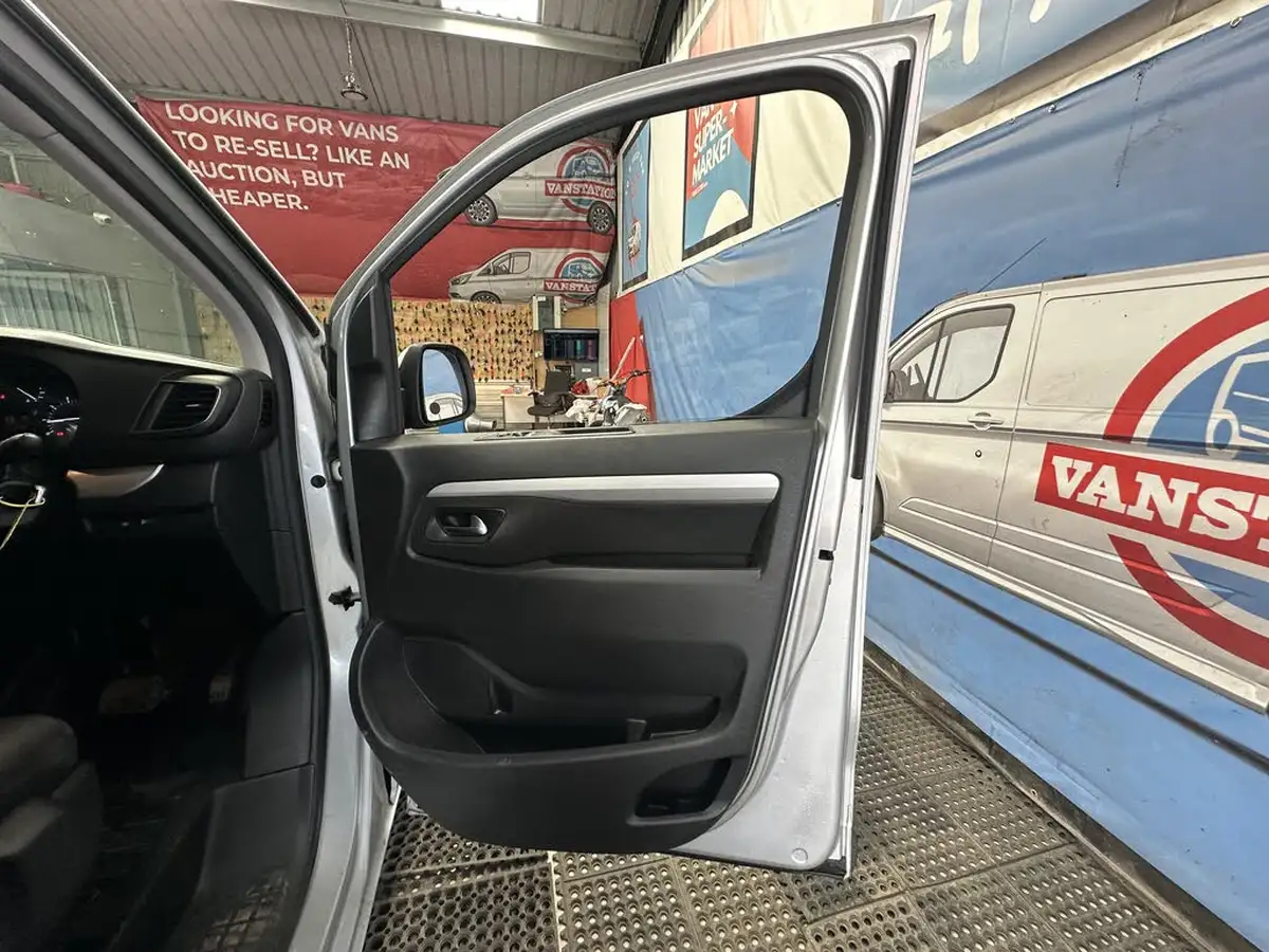 2018-citroen-spacetourer-16bluehdi-business-m-95ps-etg6-big-19