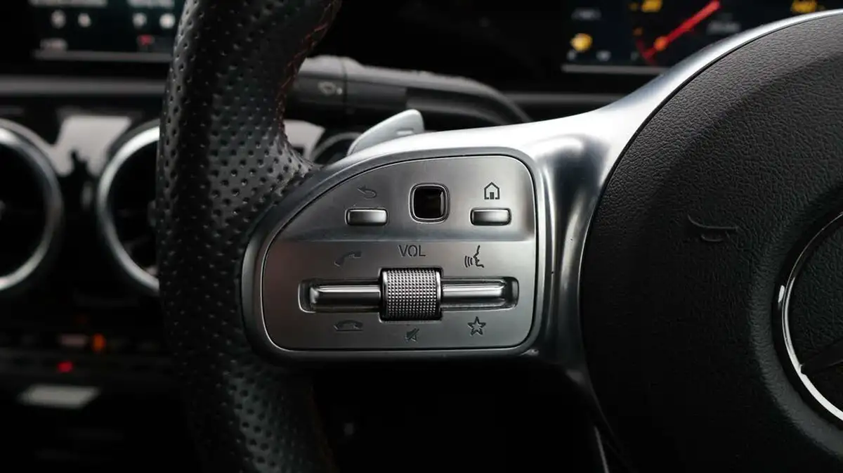 2020-mercedes-benz-a-class-13-a200-amg-line-saloon-4d-7g-dct-big-23