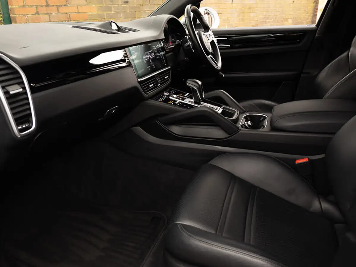 2019-porsche-cayenne-30-v6-coupe-big-4