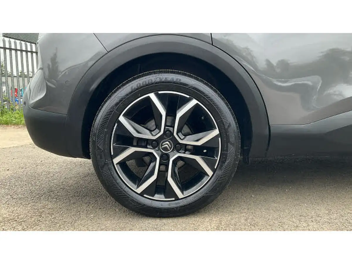 2022-citroen-c4-e-shine-big-6
