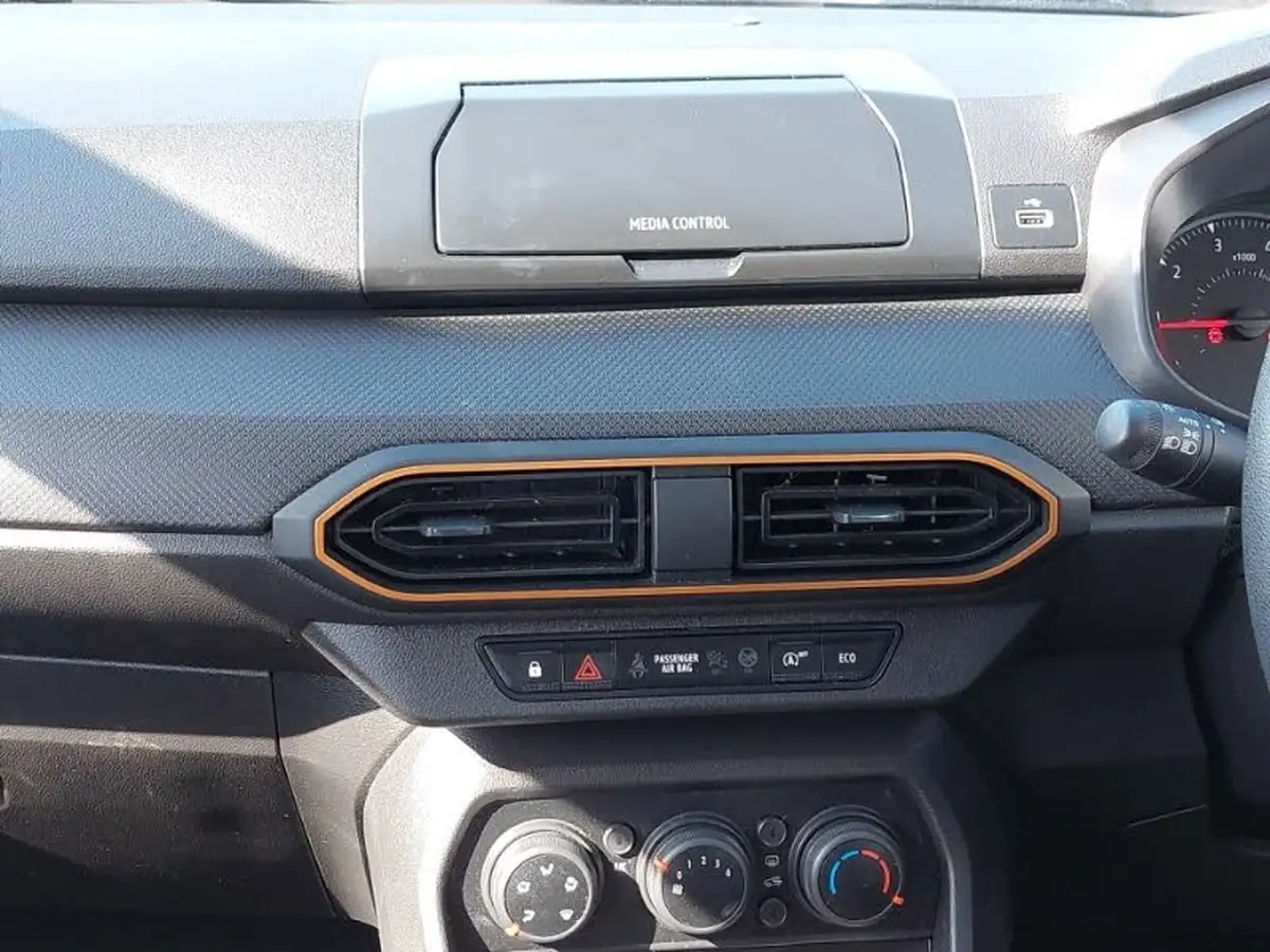 2021-dacia-sandero-stepway-10-tce-essential-90bhp-big-10