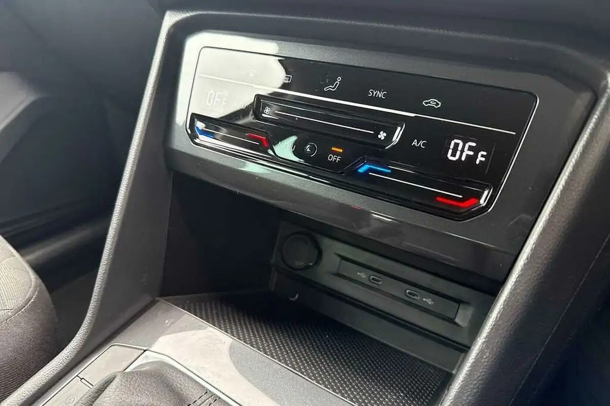 2021-volkswagen-tiguan-15-tsi-life-150ps-dsg-big-29