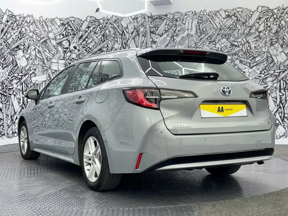 2021-toyota-corolla-18-vvt-i-icon-tech-spare-wheel-touring-sports-5d-big-8