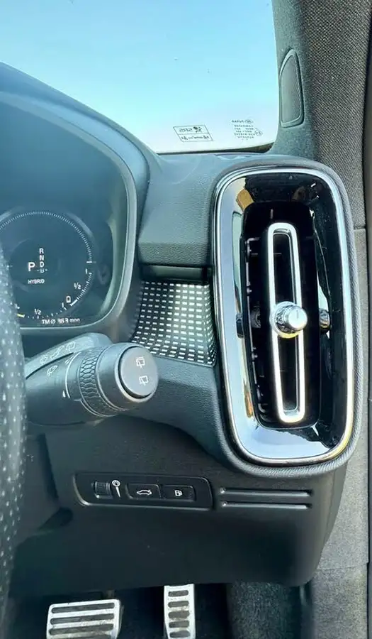 2020-volvo-xc40-15-t5-r-design-plug-in-hybrid-big-9