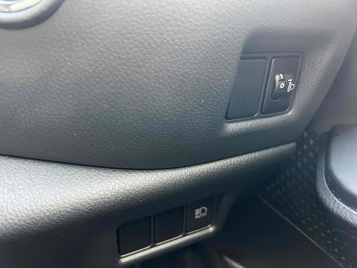 2020-toyota-c-hr-18-vvt-i-icon-parking-pack-big-33