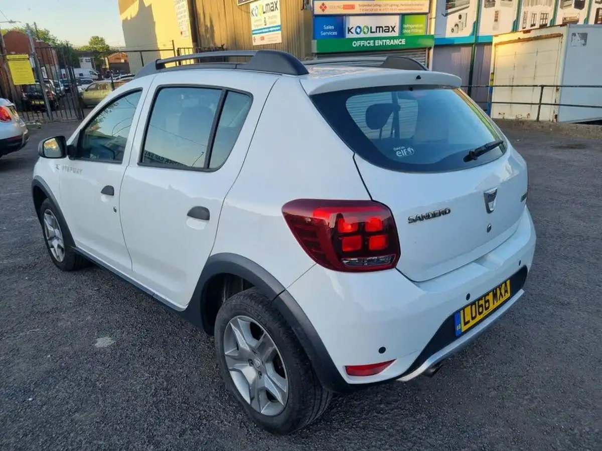 2017-dacia-sandero-stepway-09-tce-laureate-big-8
