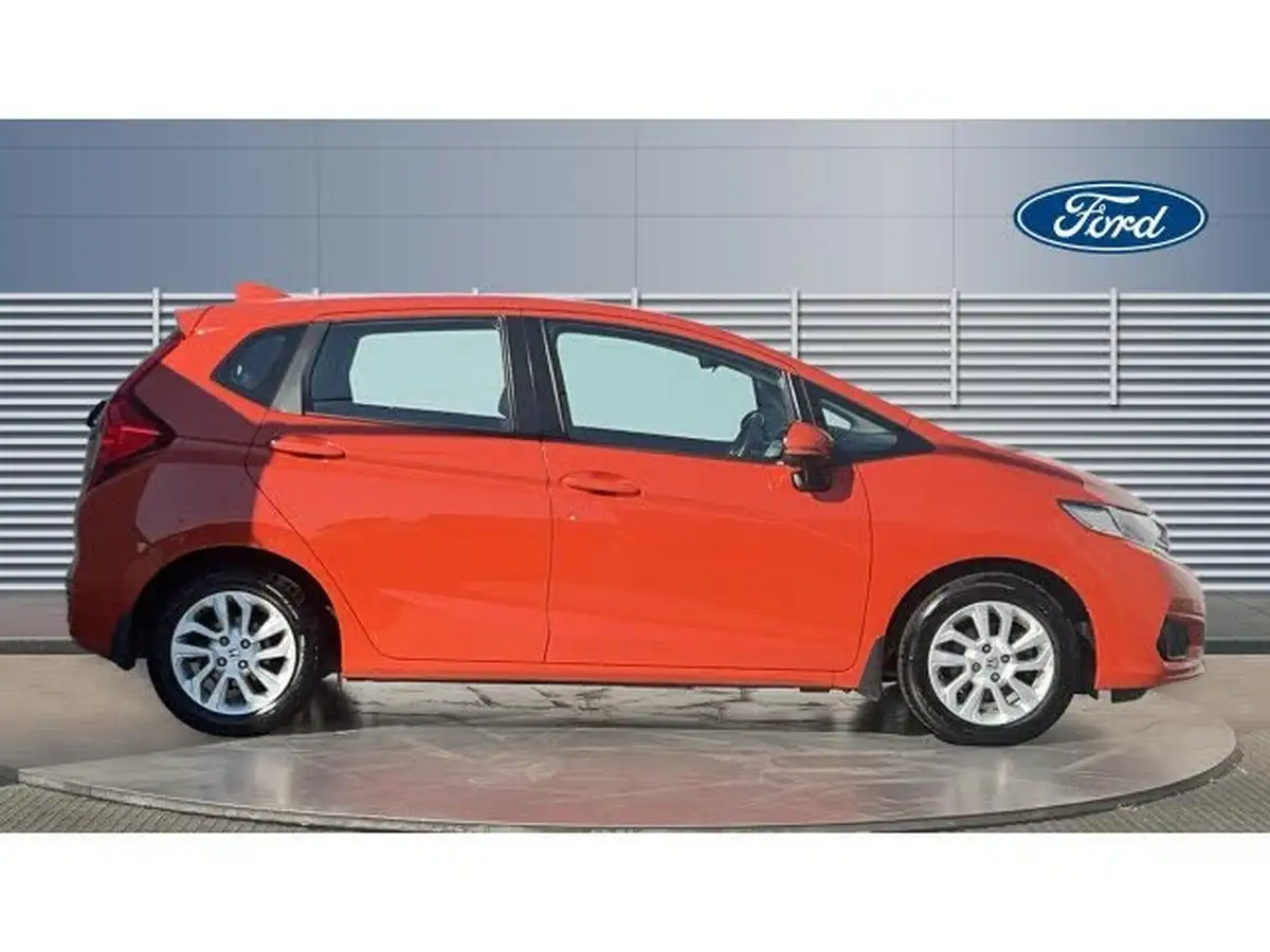 2018-honda-jazz-13-i-vtec-se-cvt-big-4