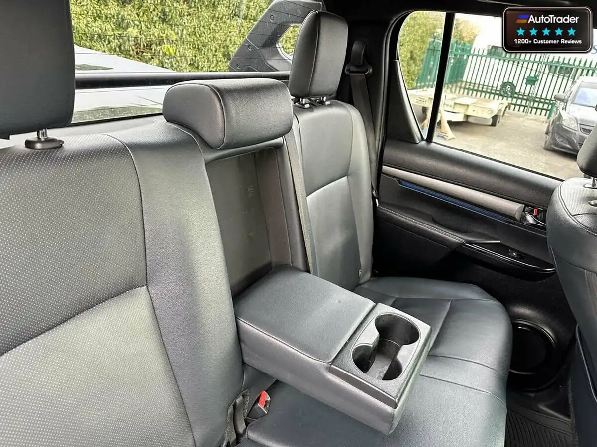 2023-toyota-hi-lux-28d-4d-invincible-x-2754cc-auto-big-14