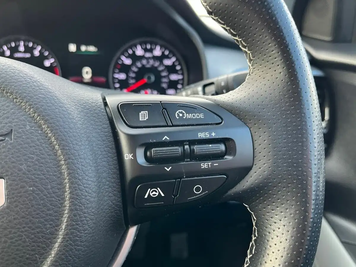 2022-kia-stonic-10-t-gdi-connect-big-24