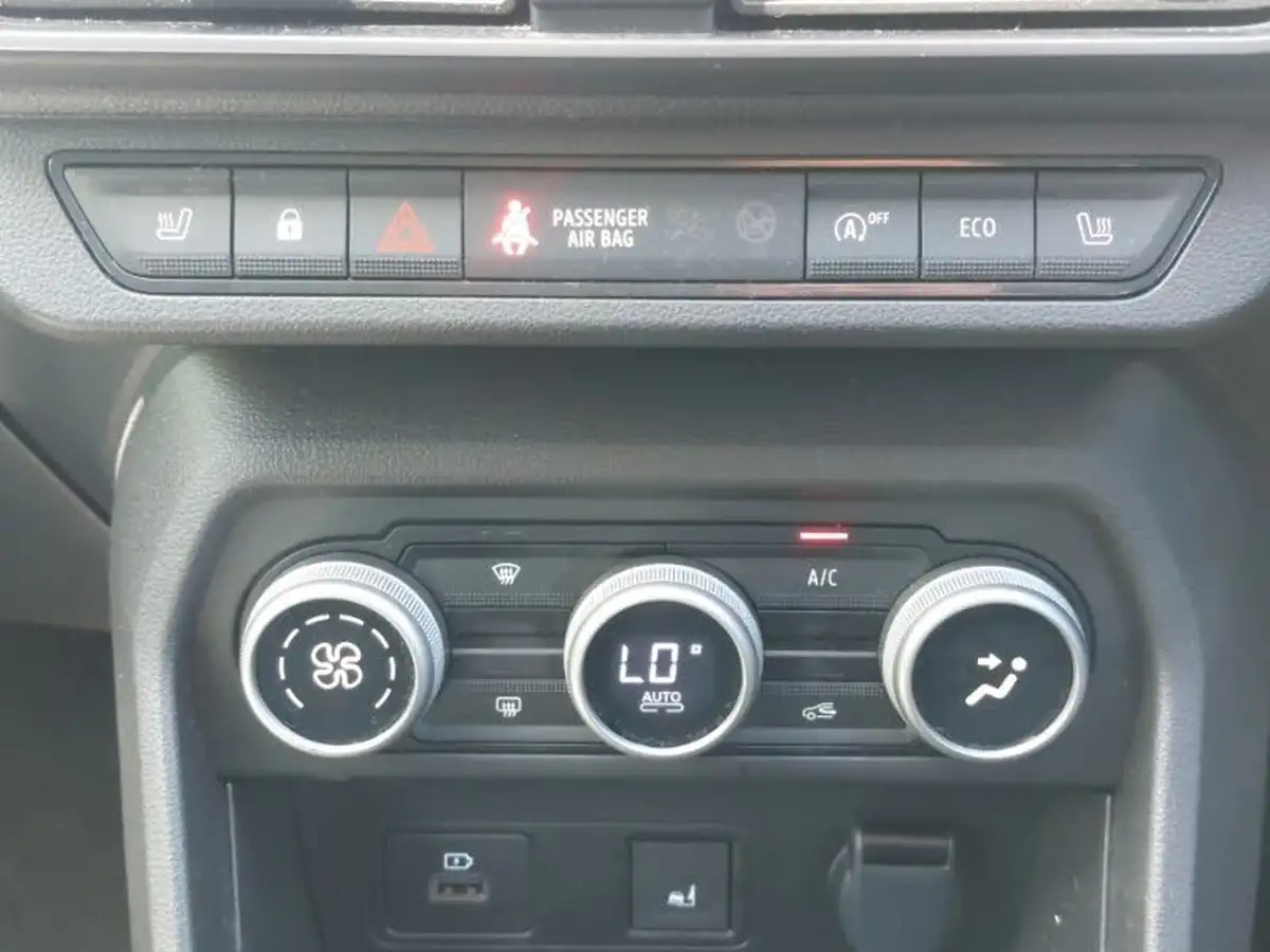 2024-dacia-sandero-stepway-10-tce-extreme-90bhp-big-13