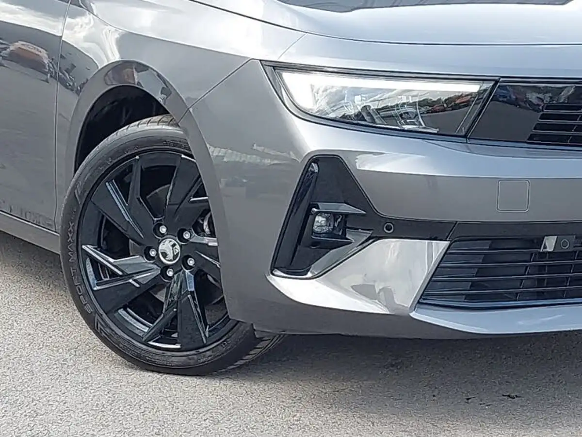 2023-vauxhall-astra-12-turbo-gs-sport-tourer-big-8