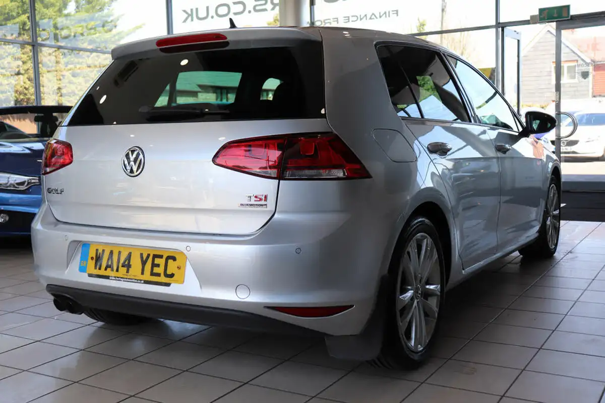2014-volkswagen-golf-14-gt-tsi-140ps-act-hatchback-5d-1395cc-dsg-big-7