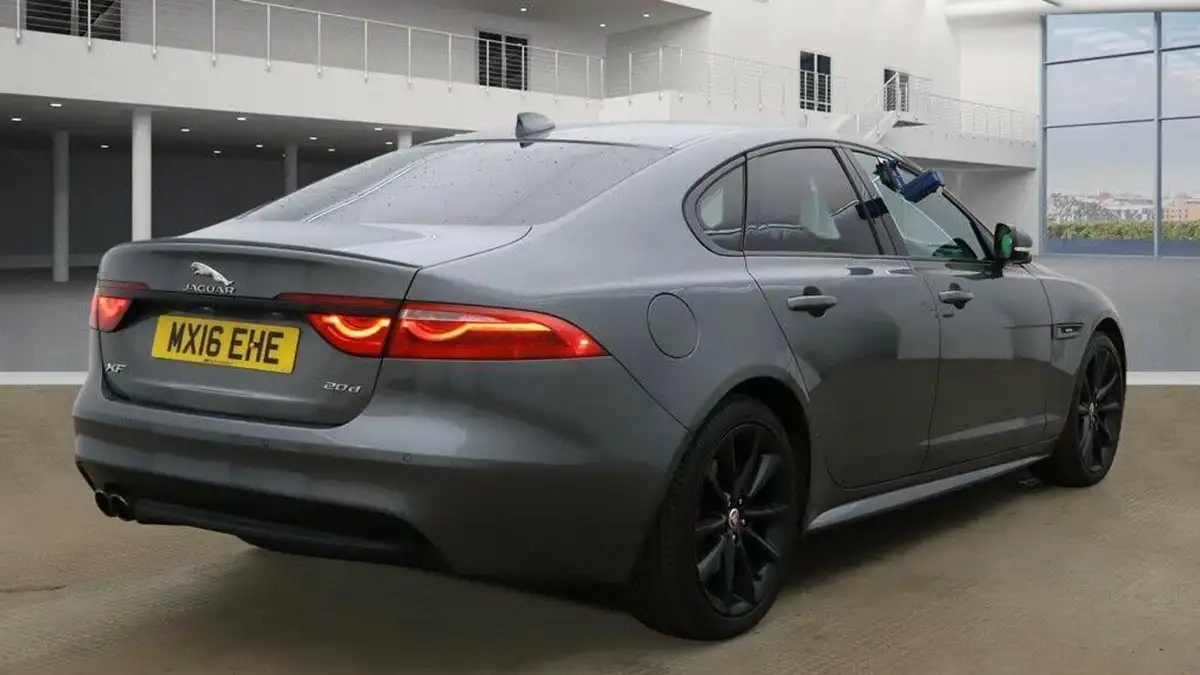 2016-jaguar-xf-20td-r-sport-180ps-auto-big-9