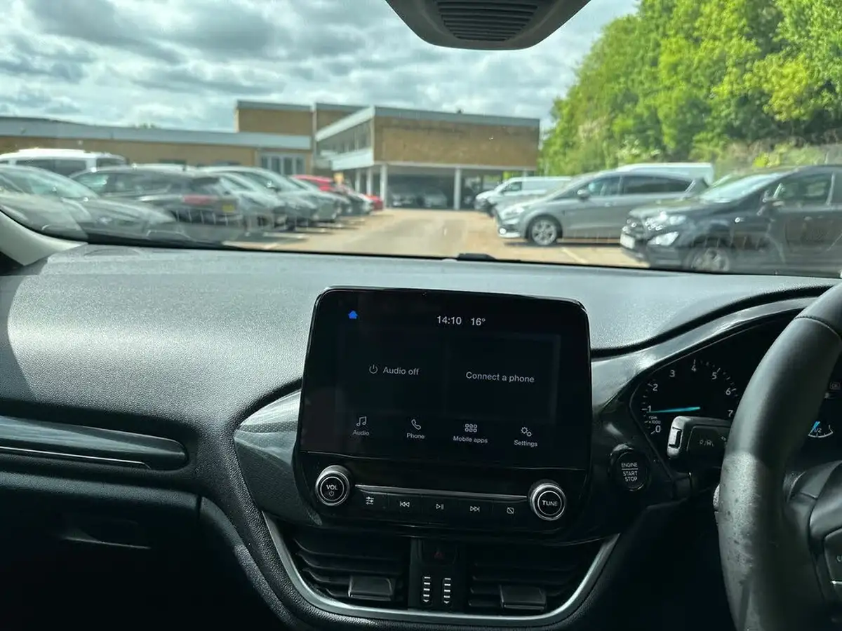 2023-ford-fiesta-10t-active-125ps-hybrid-mhev-big-17