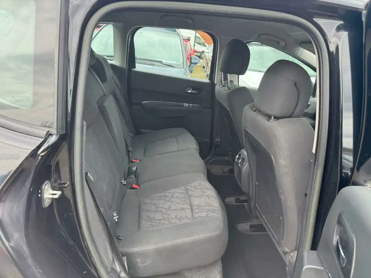 2013-peugeot-3008-crossover-16e-hdi-active-115bhp-fap-big-14