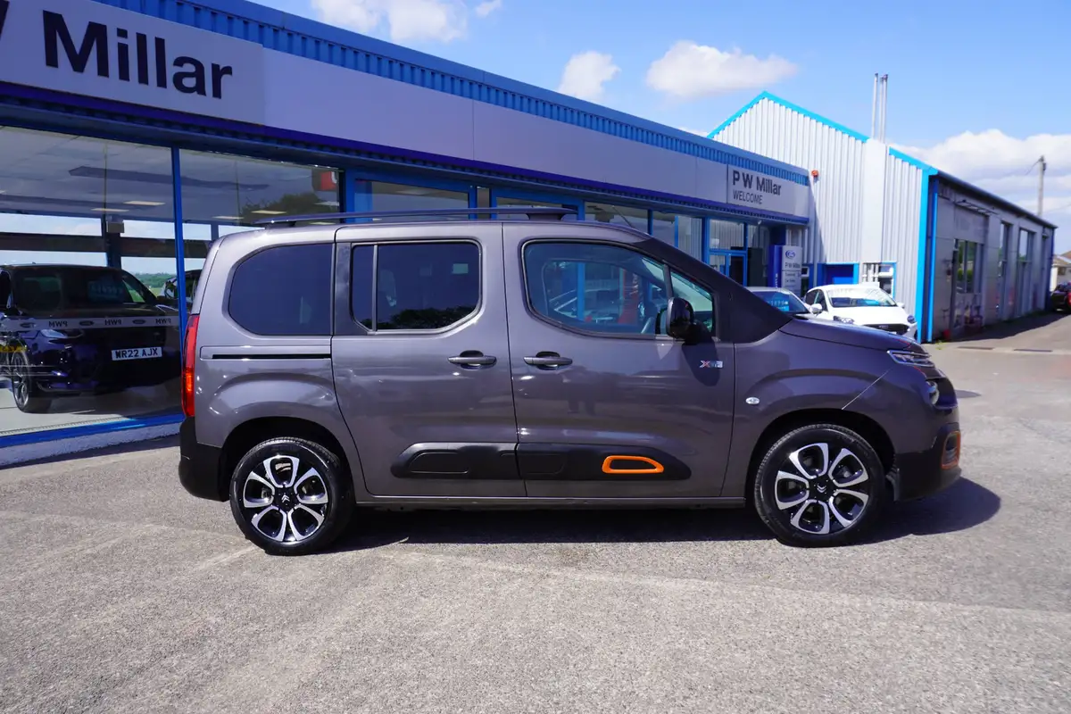 2023-citroen-berlingo-e-flair-xtr-m-size-big-1