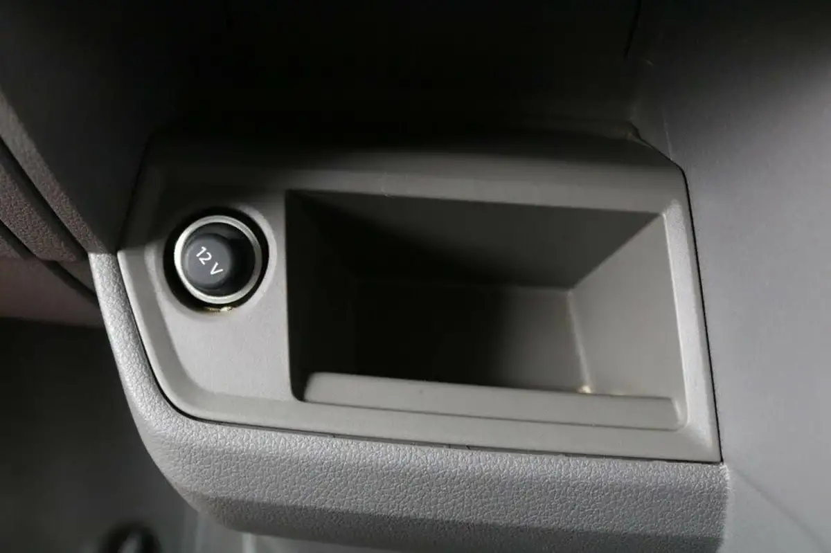 2024-volkswagen-crafter-big-41