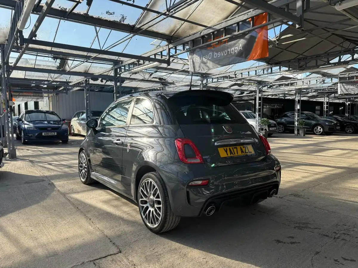 2017-abarth-595-14-tjet-big-11