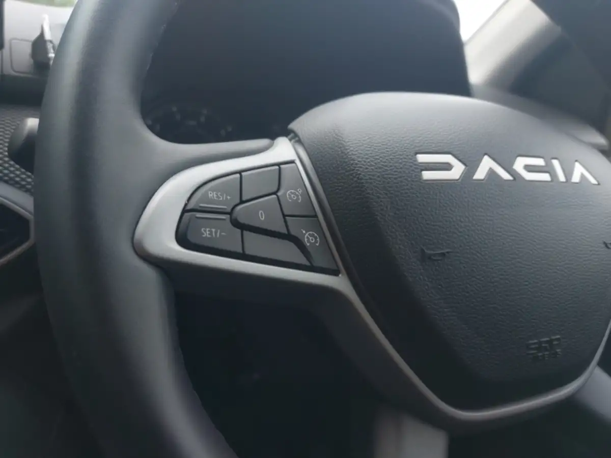 2023-dacia-sandero-10-tce-expression-90bhp-big-16