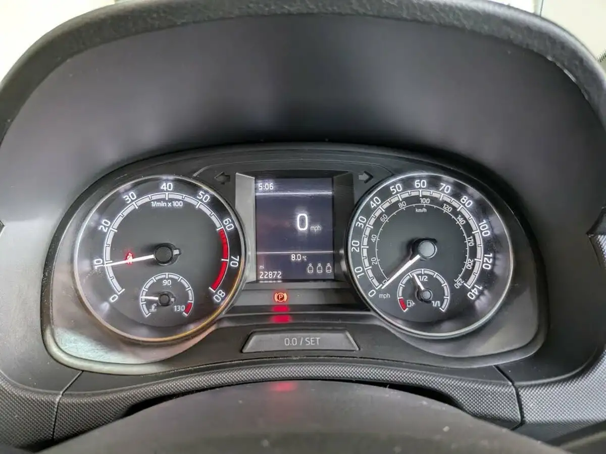 2019-skoda-fabia-10-mpi-colour-edition-60ps-big-20