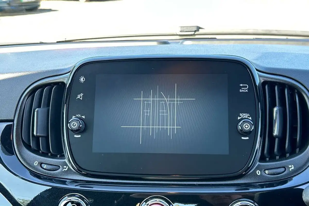 2024-fiat-500-10-top-big-18