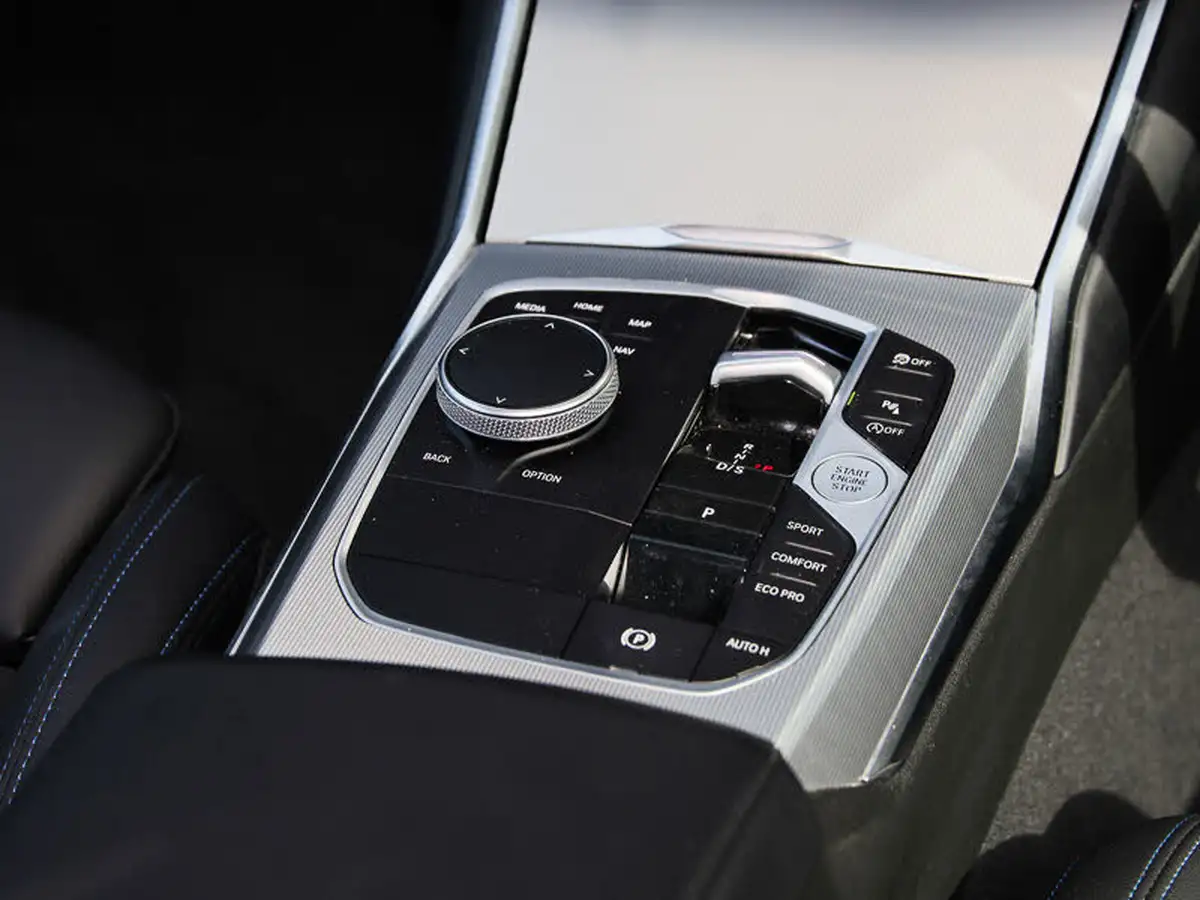 2023-bmw-3-series-20-320i-m-sport-saloon-4d-big-9