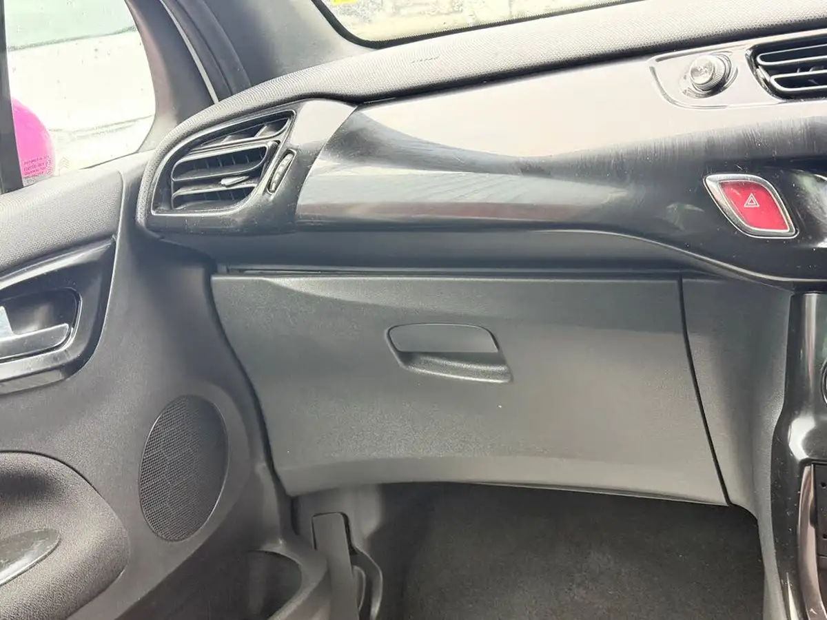 2012-citroen-ds3-16-dstyle-plus-big-16