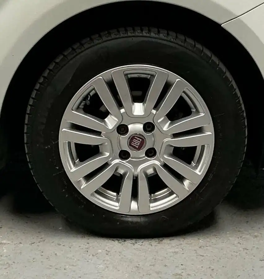2013-fiat-punto-12-easy-no-ss-5d-big-34