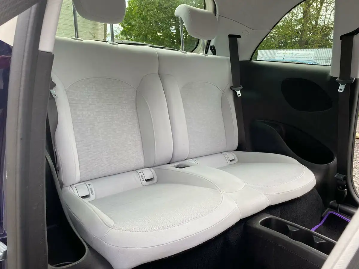 2014-vauxhall-adam-12-jam-big-14
