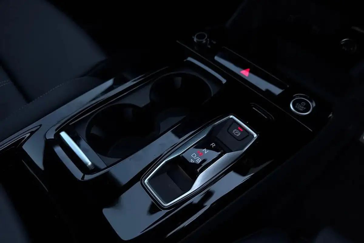 2025-audi-q6-e-tron-e-s-line-326ps-performance-suv-auto-big-21