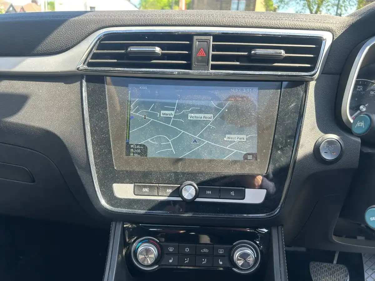 2020-mg-zs-suv-e-exclusive-ev-big-15