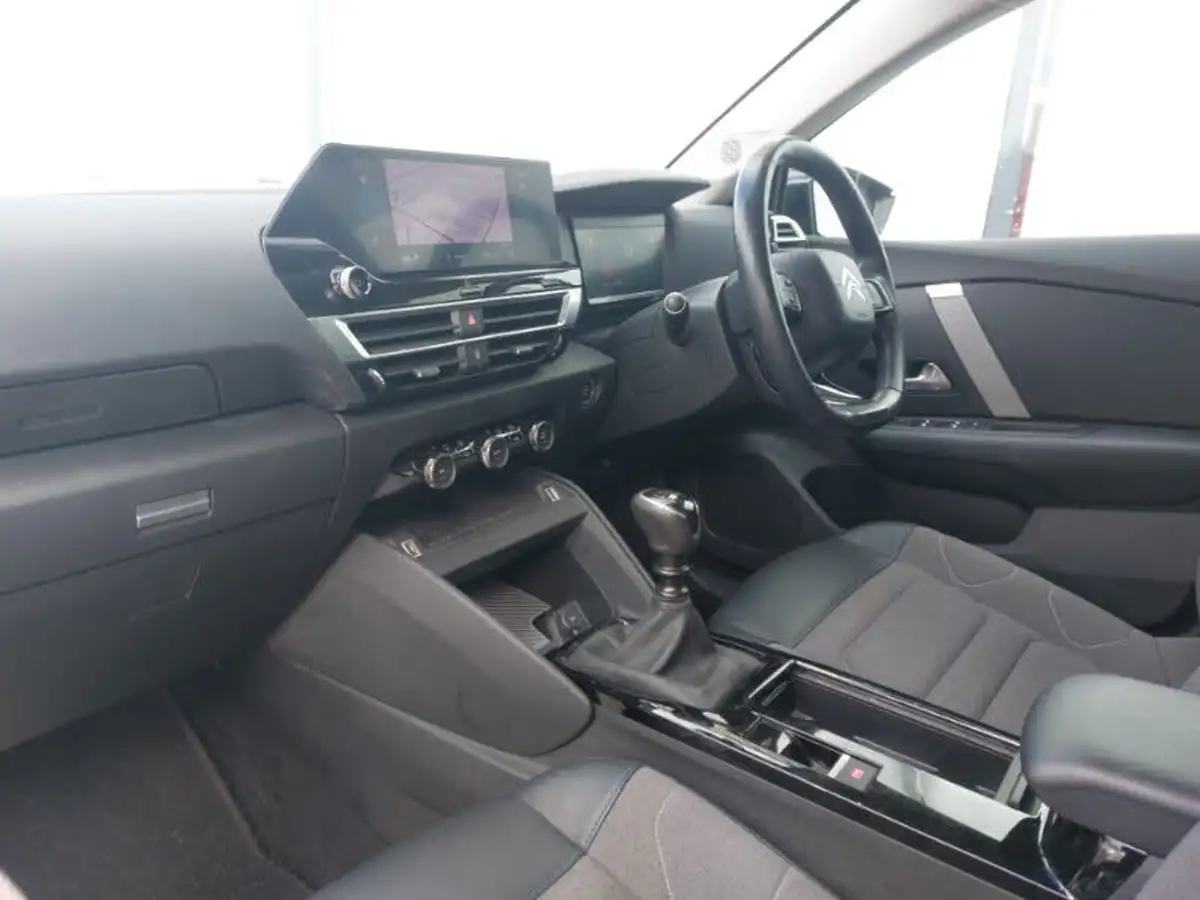 2022-citroen-c4-12-puretech-shine-130ps-big-4