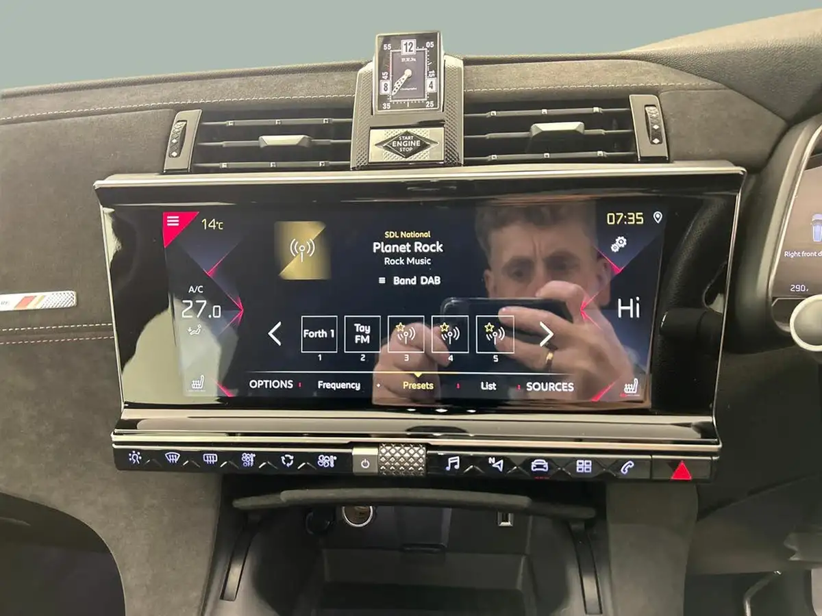 2022-ds-ds-7-crossback-16-puretech-performance-line-180ps-big-25