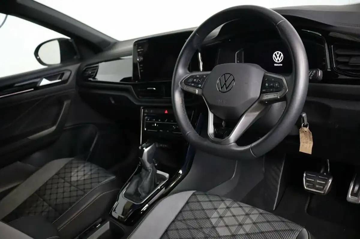 2024-volkswagen-t-roc-15-tsi-r-line-hatchback-5d-dsg-big-23