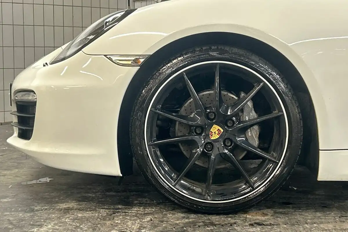 2014-porsche-boxster-27-big-14