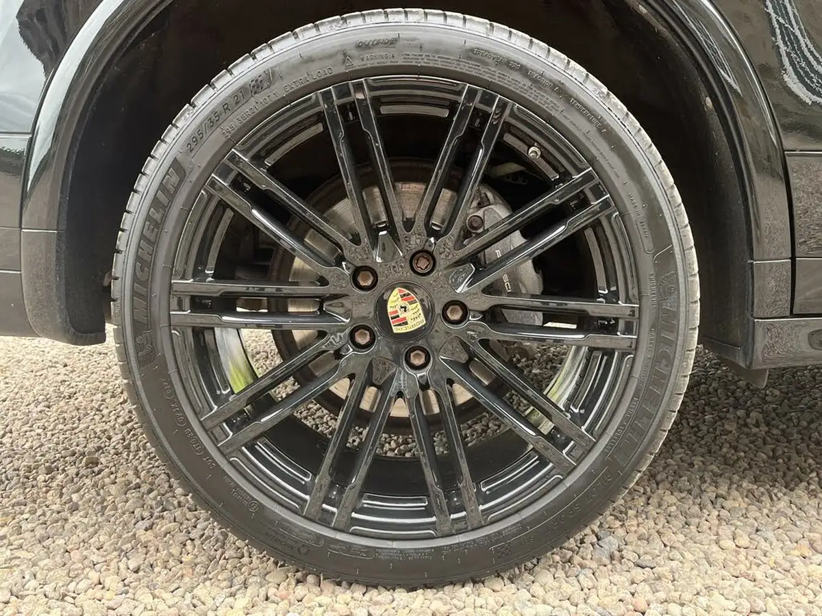 2016-porsche-cayenne-30td-big-12