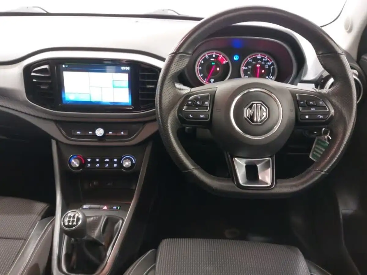 2023-mg-mg3-15-vti-tech-exclusive-nav-big-6