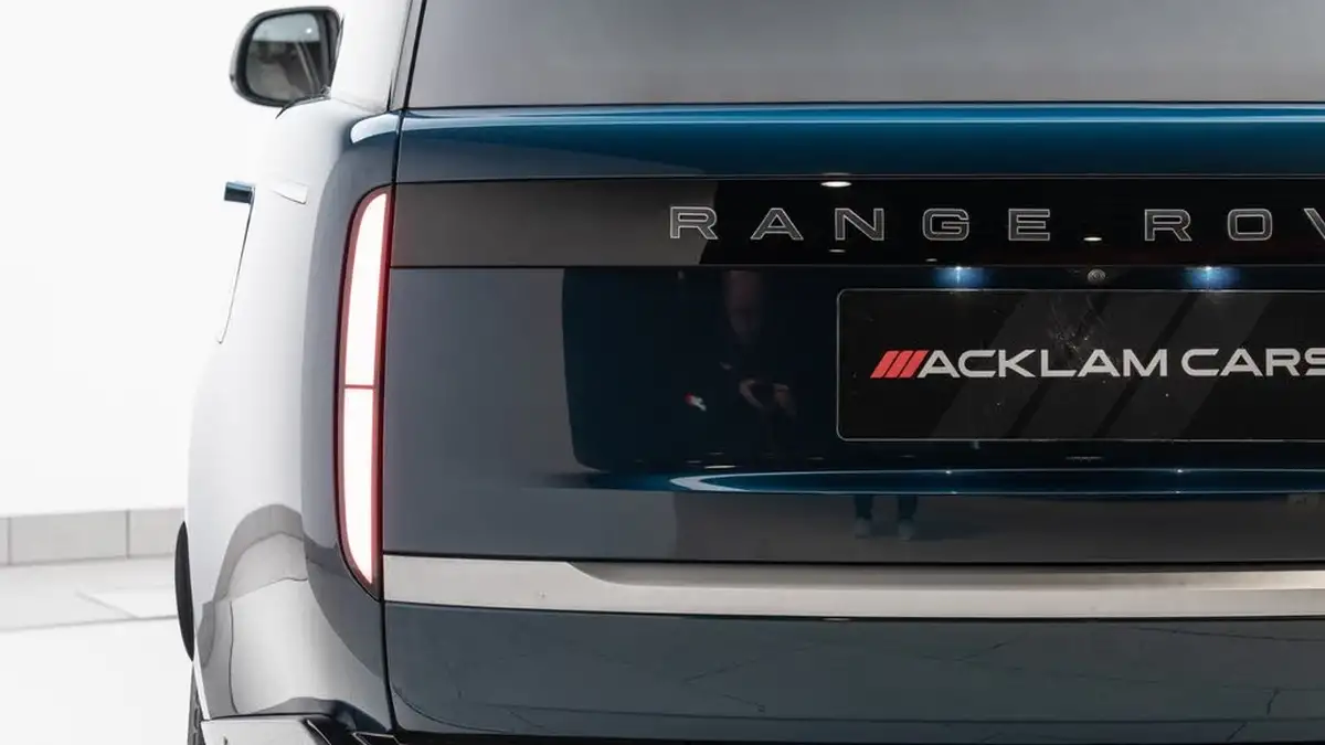 2023-land-rover-range-rover-30-p550e-sv-big-8